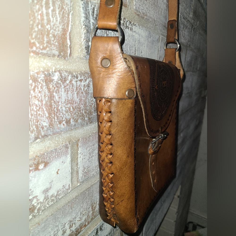 Hand-Tooled Brown Leather Crossbody Bag with Aztec Medallion - Picture 4 of 12